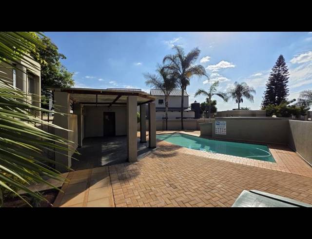 2 BEDROOM APARTMENT FOR SALE IN MAGALIESKRUIN